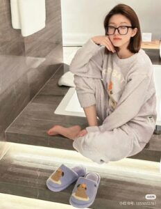 Đóa Mai Trên Tuyết Trắng